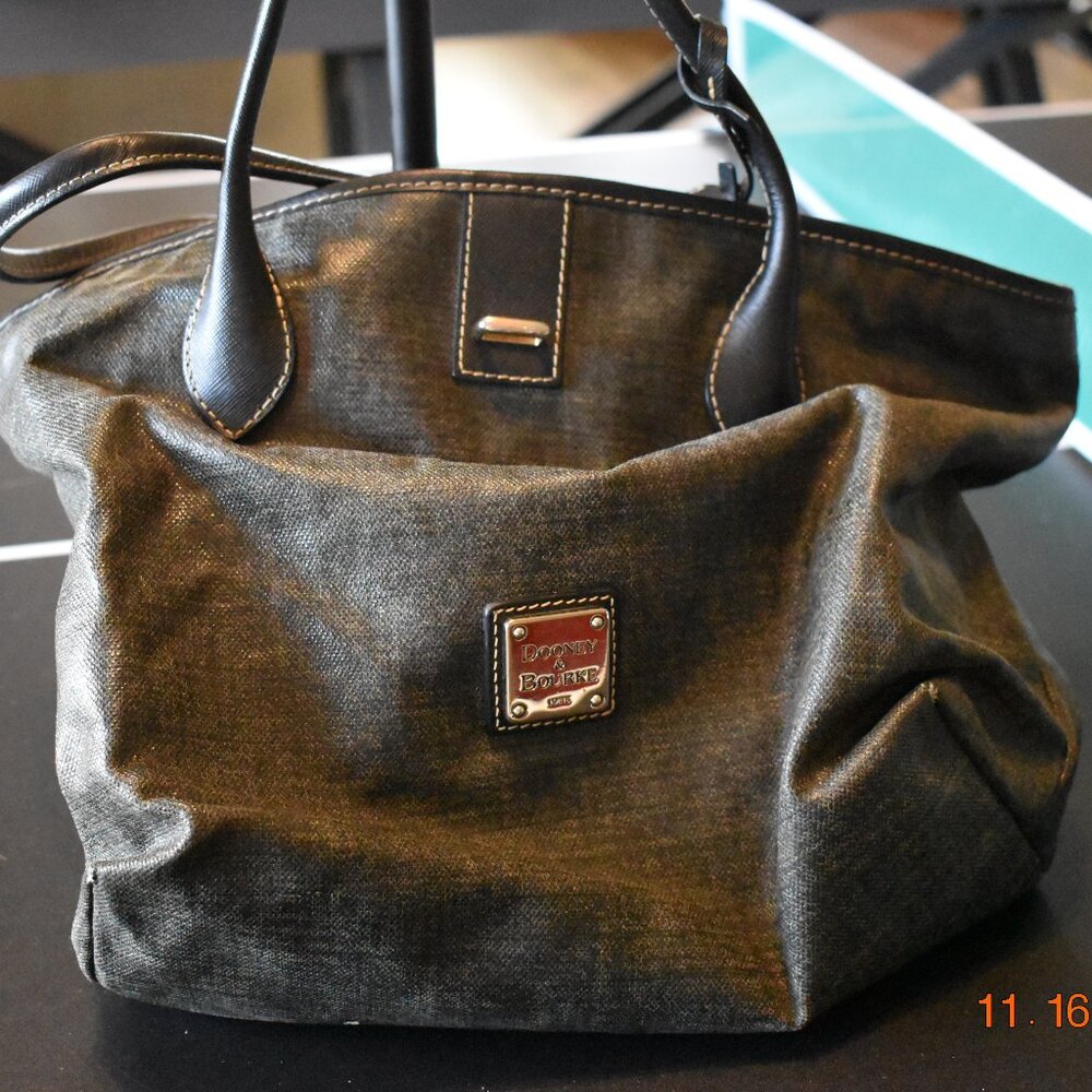 Dooney and Bourke Purse Bag